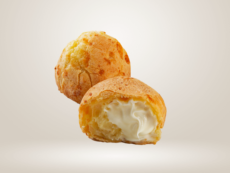 P&atilde;o de queijo com requeij&atilde;o